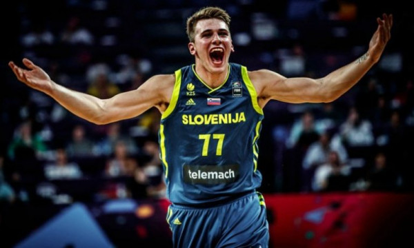 Ο Λούκα Ντόντσιτς... χάραξε στο κορμί του το τρόπαιο του Eurobasket (pic)