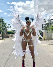 To κορίτσι του Μπολτ... γδύθηκε στο καρναβάλι της Τζαμάικα (pics)