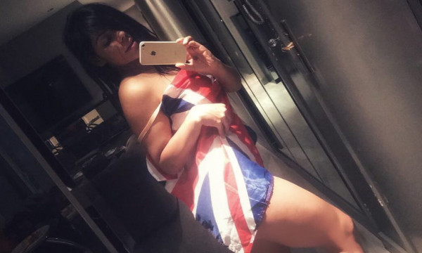Η Suzy Cortez θα φωτογραφηθεί γυμνή αν η Αγγλία πάει τελικό (pic)