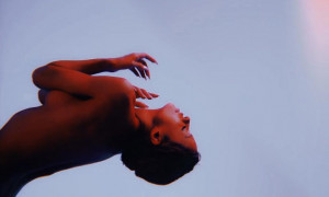 Αντέχετε; Η Ελένη Φουρέιρα γυμνή στο νέο βιντεοκλίπ της (pics)