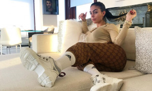 Η πιτζάμα της συντρόφου του Κριστιάνο κοστίζει 2.700 ευρώ! (pic)