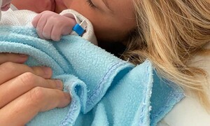 Baby boom! Zευγάρι της showbiz μόλις απέκτησε το τρίτο παιδάκι του (pics)