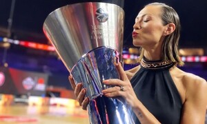 Οι λήψεις της ζωής της: Δώρα Παντέλη, σήκωσέ το! (pics)